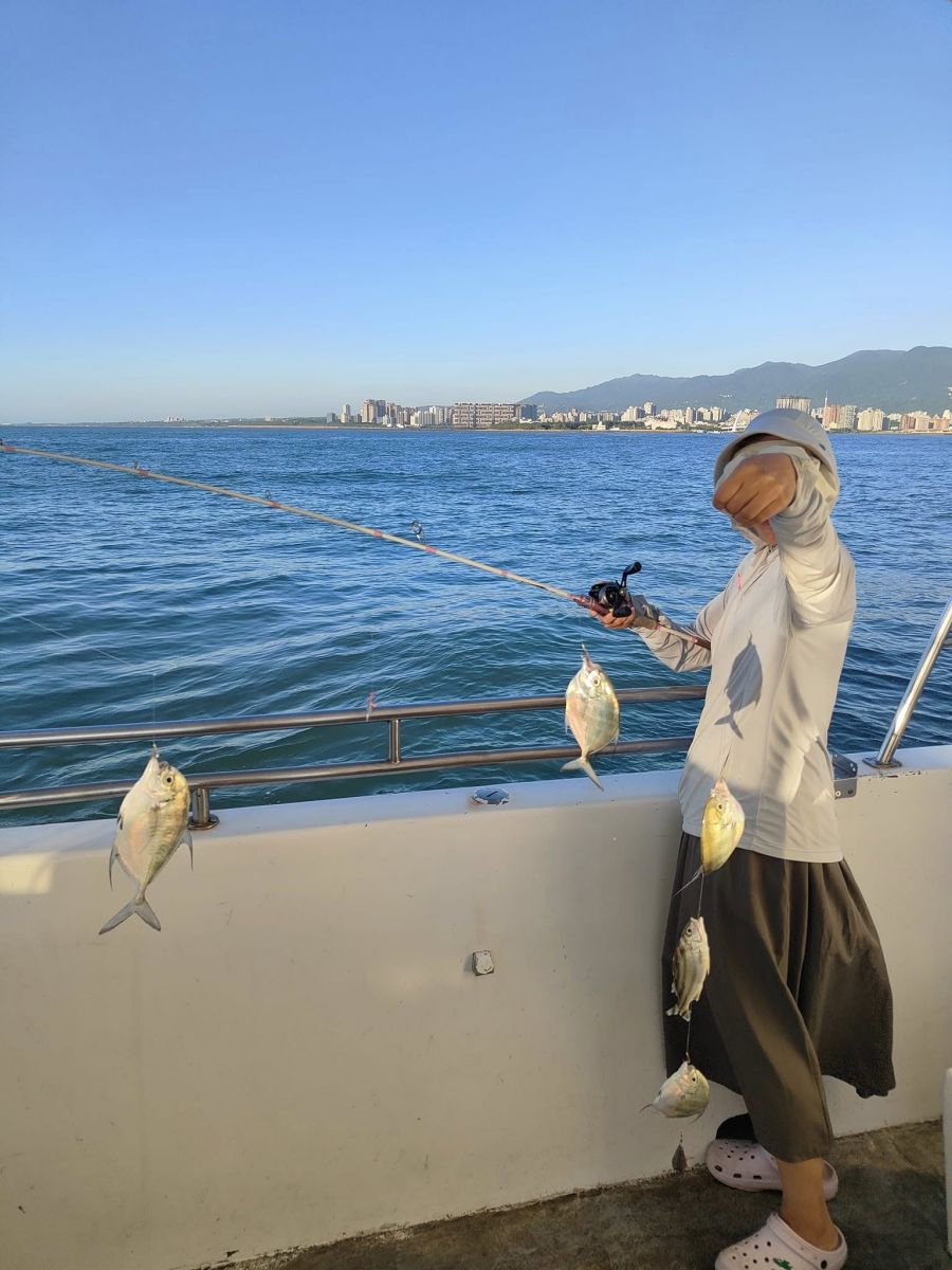 danshui-family-fishing-tongjing.jpg