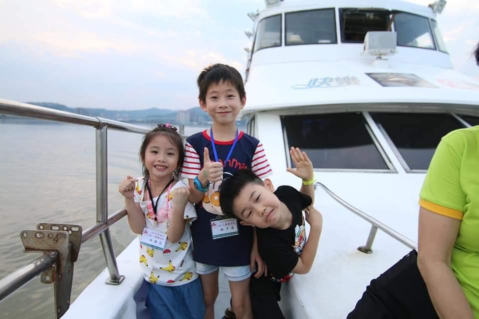 friends-celebrating-birthday-boat.jpg